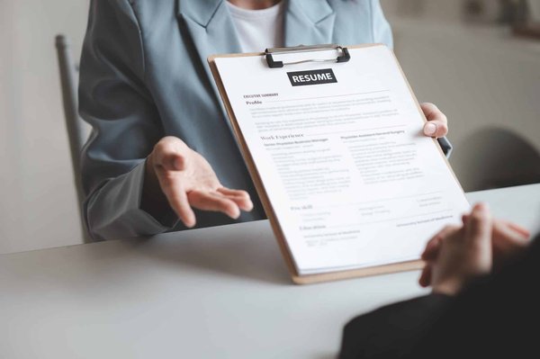 Présentation du mode de travail d'un cabinet de recrutement marketing