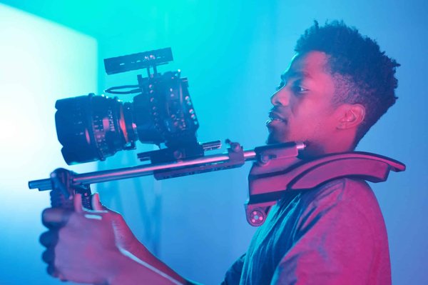 Quels sont les différents projets sur lesquels travaille une agence de réalisation de contenus vidéo ?