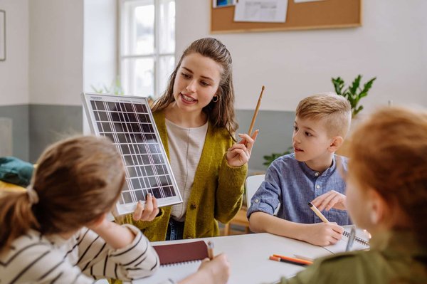 Faire révolutionner votre consommation d'énergie grâce à un panneau solaire plug and play